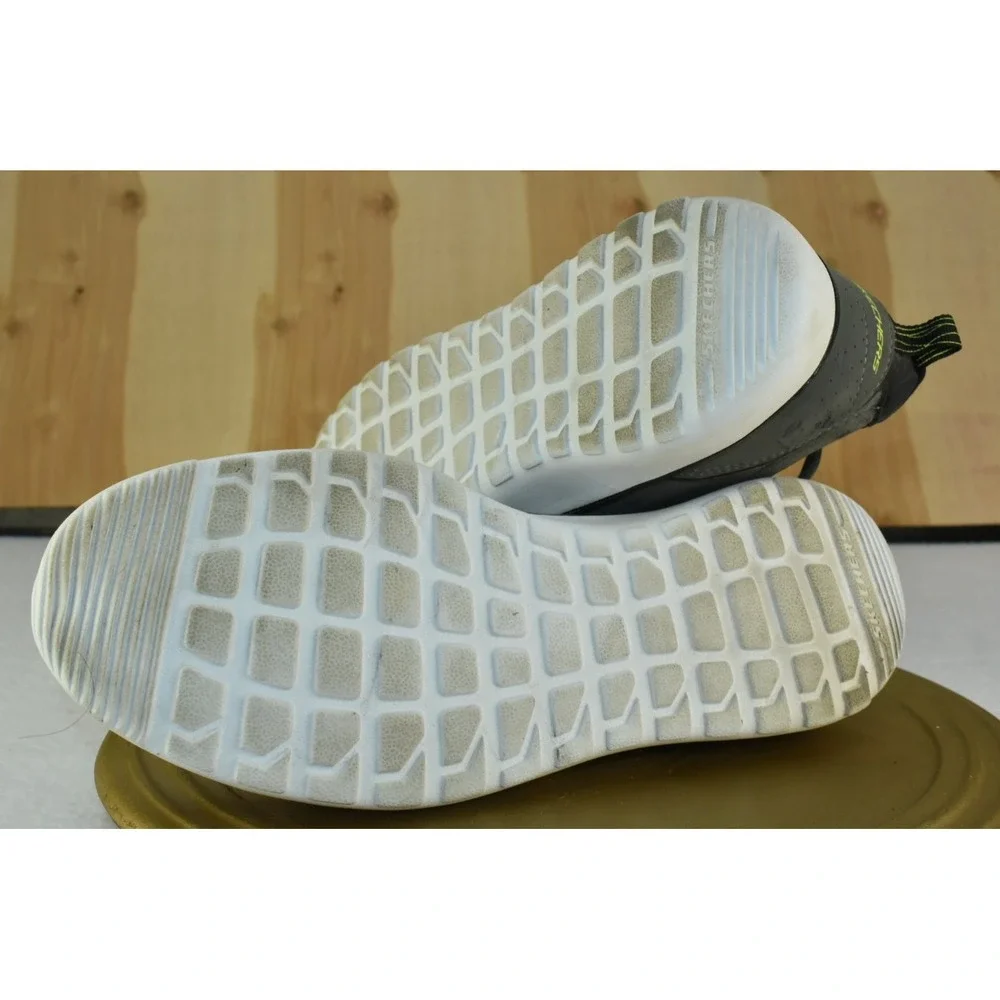 Skechers scratches gray